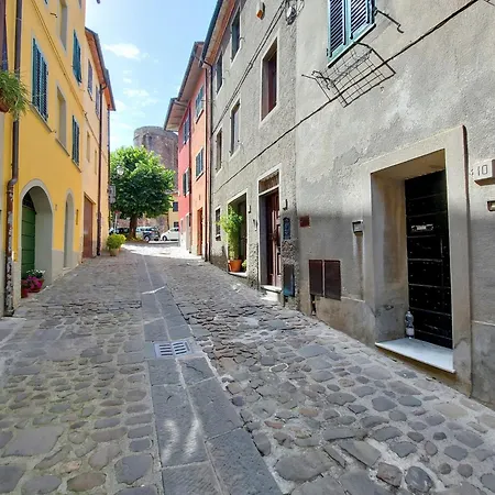 アパート La Casa Sulle Mura - - A 15 Km Da Lucca モンテカルロ